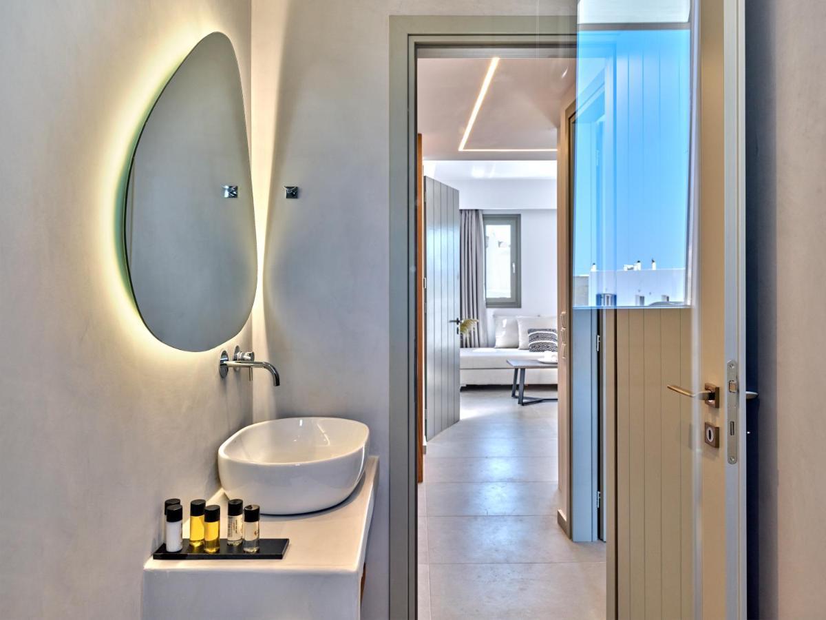 Paros Gem
