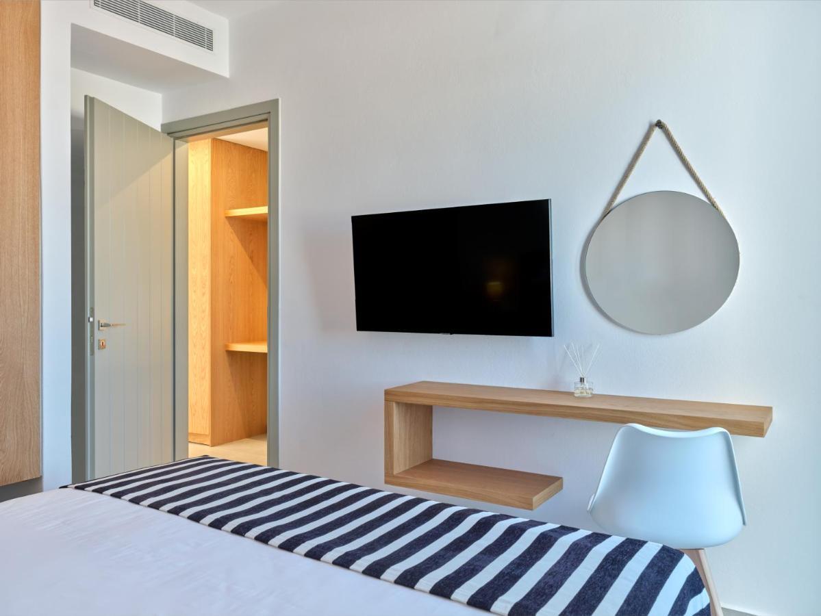 Paros Gem * Naousa (Paros)