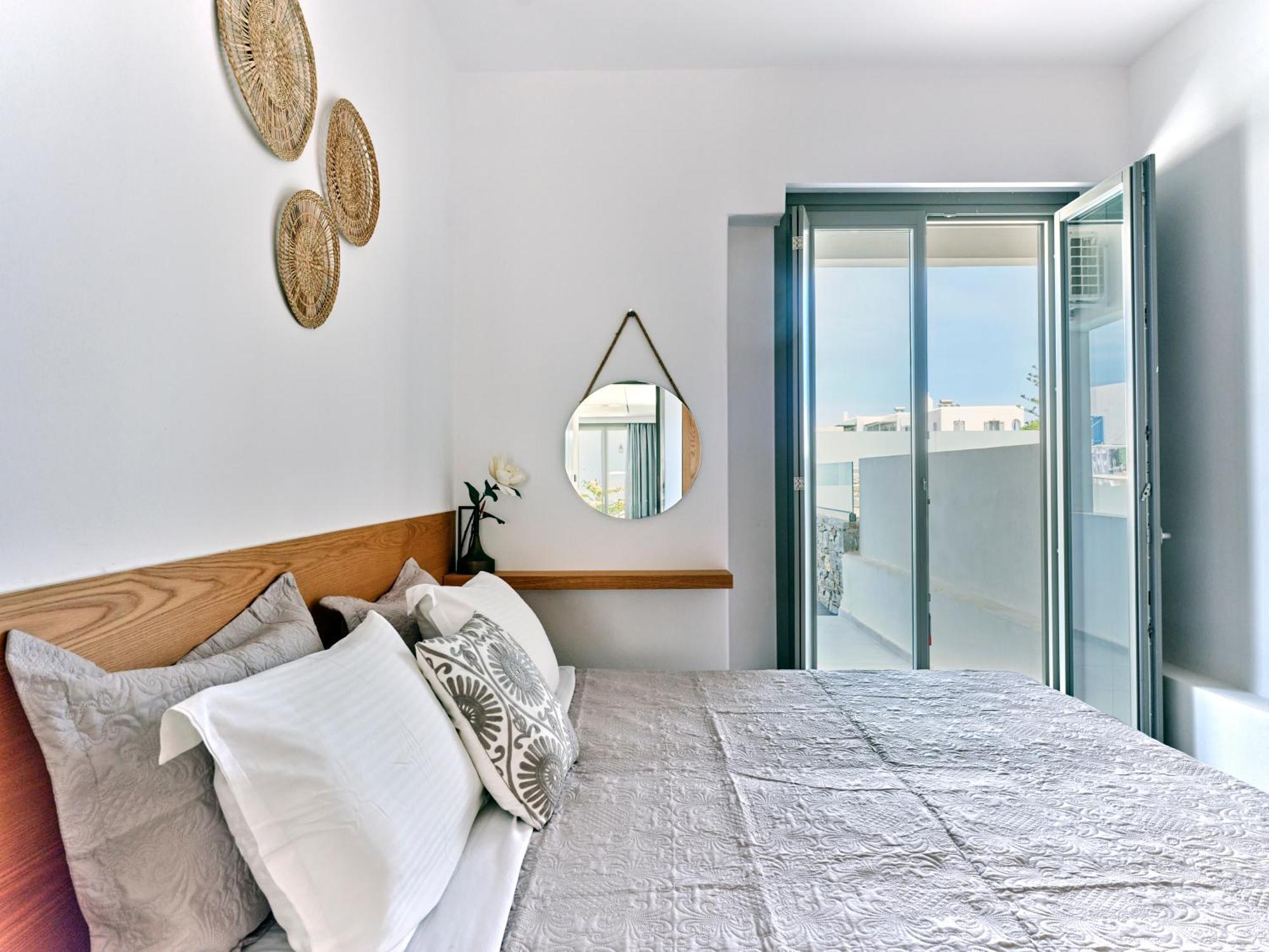 Paros Gem