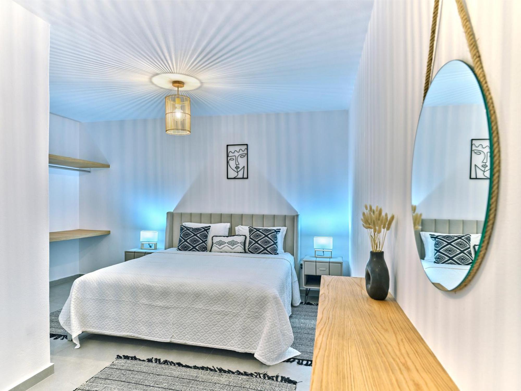 Paros Gem Naousa (Paros)